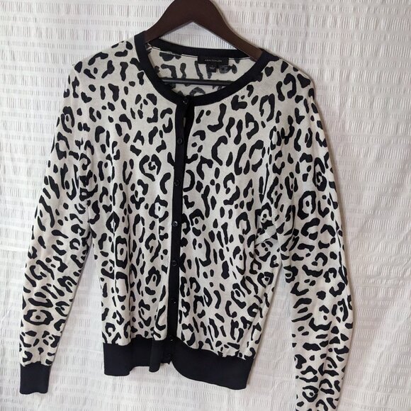 Ann Taylor Women's Black /White Animal Print Button Down Sweater Size Large - Picture 1 of 6